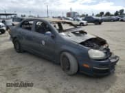 ✅ 2010 Volkswagen Jetta S • VIN: 3VWJZ7AJ6AM074349 • Лот: 51166535. Опубликован ранее на Copart с пробегом Не указан. Бесплатный доступ к архиву аукционных продаж из США и подробный отчёт об истории автомобиля на DreamBid. Изображение 4.