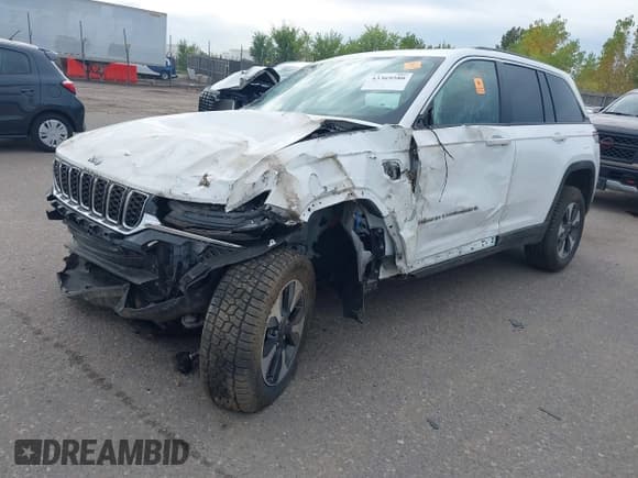 ✅ 2024 Jeep Grand Cherokee • VIN: 1C4RJYB61RC710573 • Lot: 43369280. Listed on IAAI with Not provided. Free auction sales archive from the USA and detailed vehicle history report at DreamBid. Image 2.