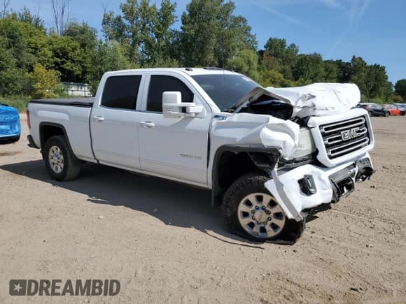 ✅ 2015 GMC Sierra 2500HD SLE • VIN: 1GT12YEGXFF158855 • Lot: 80880705. Listed on Copart with 190,674 mi. Free auction sales archive from the USA and detailed vehicle history report at DreamBid. Image 4.
