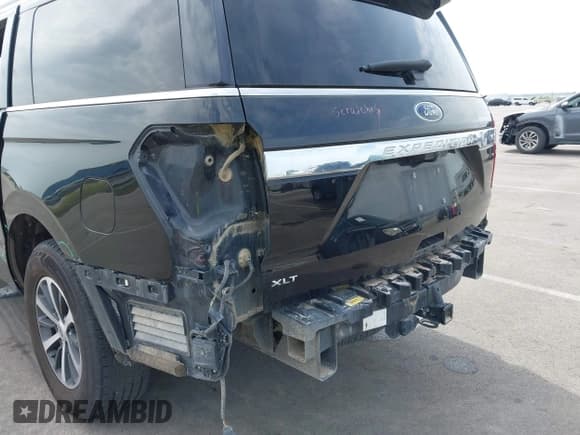 ✅ 2018 Ford Expedition Max XLT • VIN: 1FMJK1JT3JEA28193 • Lot: 43175589. Wystawiony na IAAI z przebiegiem 159 187 mil. Bezpłatny archiwum sprzedaży aukcyjnych z USA i szczegółowy raport historii pojazdu na DreamBid. Zdjęcie 21.