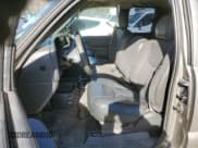 ✅ 2003 Chevrolet Silverado 2500HD LS • VIN: 1GCHK29U73E342647 • Lot: 78028314. Wystawiony na Copart z przebiegiem 285 675 mil. Bezpłatny archiwum sprzedaży aukcyjnych z USA i szczegółowy raport historii pojazdu na DreamBid. Zdjęcie 7.