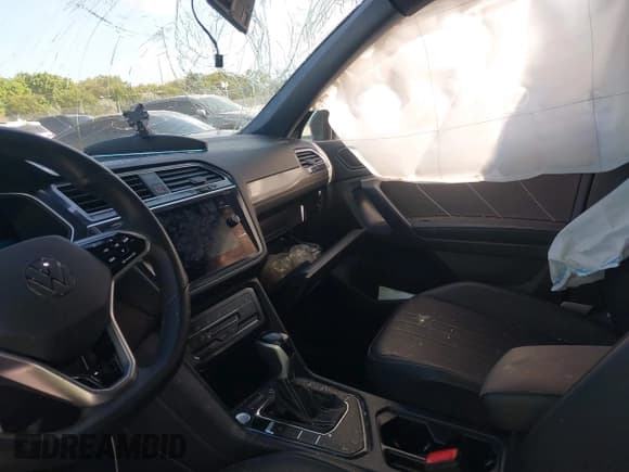 ✅ 2024 Volkswagen Tiguan SE R-Line Black • VIN: 3VVCB7AX7RM036985 • Lot: 41709085. Listed on IAAI with 19,255 mi. Free auction sales archive from the USA and detailed vehicle history report at DreamBid. Image 5.