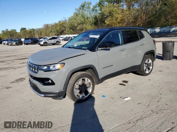 ✅ 2022 Jeep Compass Limited • VIN: 3C4NJDCB3NT105262 • Lot: 82338745. Wystawiony na Copart z przebiegiem 32 577 mil. Bezpłatny archiwum sprzedaży aukcyjnych z USA i szczegółowy raport historii pojazdu na DreamBid. Zdjęcie 1.