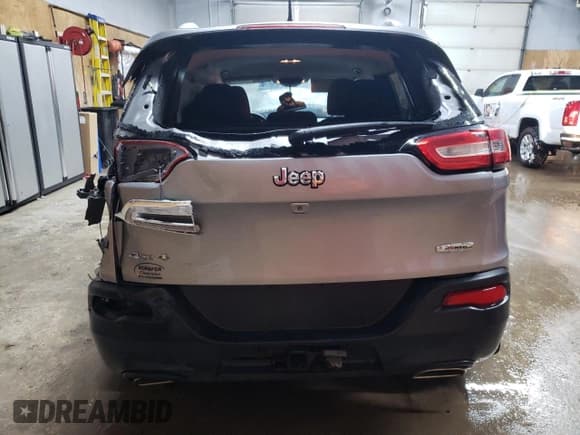 ✅ 2016 Jeep Cherokee Latitude • VIN: 1C4PJMCS8GW173837 • Lot: 46993795. Wystawiony na Copart z przebiegiem 117 558 mil. Bezpłatny archiwum sprzedaży aukcyjnych z USA i szczegółowy raport historii pojazdu na DreamBid. Zdjęcie 6.