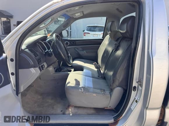 ✅ 2008 Toyota Tacoma • VIN: 5TEPX42N38Z587316 • Lot: 80750725. Wystawiony na Copart z przebiegiem 179 964 mil. Bezpłatny archiwum sprzedaży aukcyjnych z USA i szczegółowy raport historii pojazdu na DreamBid. Zdjęcie 6.