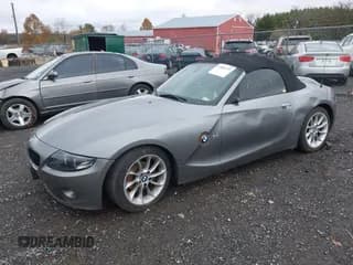 ✅ 2003 BMW Z4 2.5i • VIN: 4USBT33423LR62233 • Lot: 43586379. Wystawiony na IAAI z przebiegiem 164 862 mil. Bezpłatny archiwum sprzedaży aukcyjnych z USA i szczegółowy raport historii pojazdu na DreamBid. Zdjęcie 2.