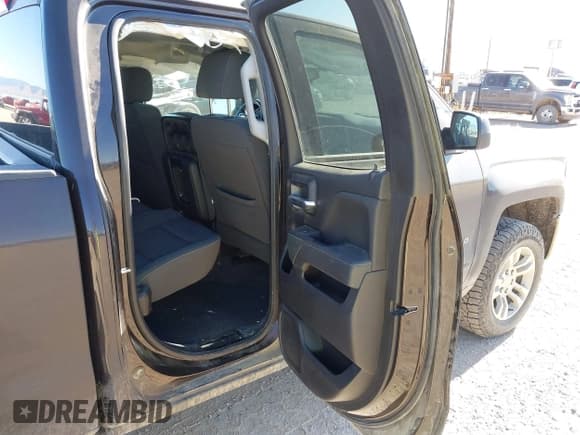 ✅ 2019 Chevrolet Silverado 1500 LT • VIN: 2GCVKPEC2K1198132 • Lot: 43262419. Wystawiony na IAAI z przebiegiem 128 687 mil. Bezpłatny archiwum sprzedaży aukcyjnych z USA i szczegółowy raport historii pojazdu na DreamBid. Zdjęcie 8.