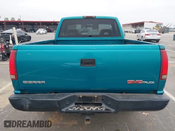 ✅ 1994 GMC Sierra 1500 • VIN: 1GTDC14Z2RZ509443 • Lot: 43851859. Wystawiony na IAAI z przebiegiem 195 975 mil. Bezpłatny archiwum sprzedaży aukcyjnych z USA i szczegółowy raport historii pojazdu na DreamBid. Zdjęcie 17.