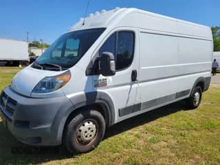 ✅ 2014 Ram ProMaster Cargo • VIN: 3C6TRVDG5EE122155 • Lot: 42450861. Wystawiony na IAAI z przebiegiem 150 197 mil. Bezpłatny archiwum sprzedaży aukcyjnych z USA i szczegółowy raport historii pojazdu na DreamBid. Zdjęcie 1.