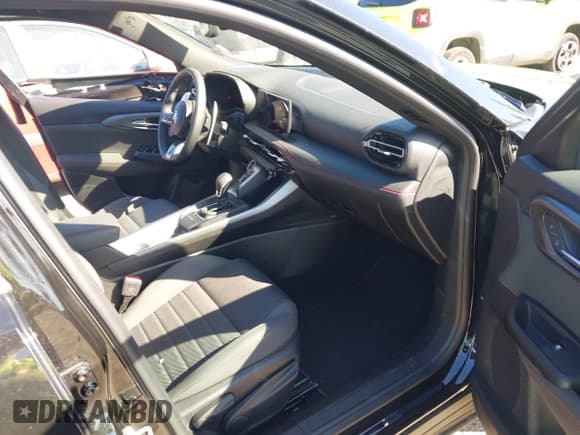 ✅ 2024 Dodge Hornet R/T • VIN: ZACPDFCW3R3A33899 • Lot: 43282731. Listed on IAAI with 31,815 mi. Free auction sales archive from the USA and detailed vehicle history report at DreamBid. Image 5.