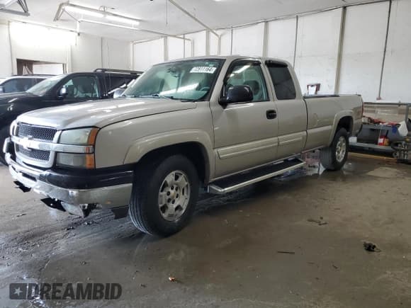 ✅ 2005 Chevrolet Silverado 1500 LS • VIN: 1GCEK19T45E220139 • Лот: 72911164. Опубликован ранее на Copart с пробегом 102 356 миль. Бесплатный доступ к архиву аукционных продаж из США и подробный отчёт об истории автомобиля на DreamBid. Изображение 1.