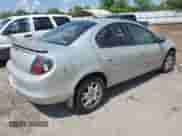 2000 Dodge Neon Highline z VIN 1B3ES46C0YD660408, wystawiony jako IAAI lot #42161341 z przebiegiem 184 787 mil mil oraz . Historia ofert i sprzedaży dostępna na DreamBid. Obrazek 4.