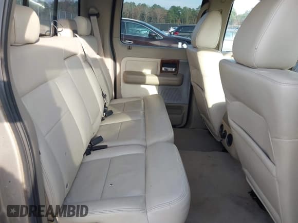 ✅ 2004 Ford F-150 XLT • VIN: 1FTPW12524KD13086 • Лот: 43729695. Опубликован ранее на IAAI с пробегом 251 095 миль. Бесплатный доступ к архиву аукционных продаж из США и подробный отчёт об истории автомобиля на DreamBid. Изображение 8.