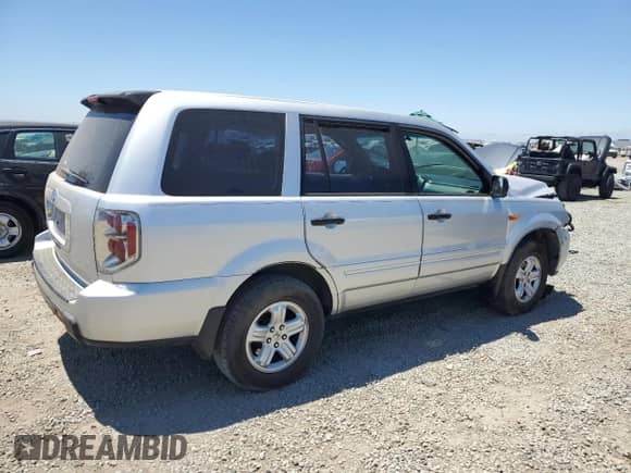 2006 Honda Pilot LX with VIN 5FNYF281X6B043975, listed as a Copart auction lot 66158695 with Not provided miles and Salvage title. Bid and sale history available at DreamBid. Image 3.