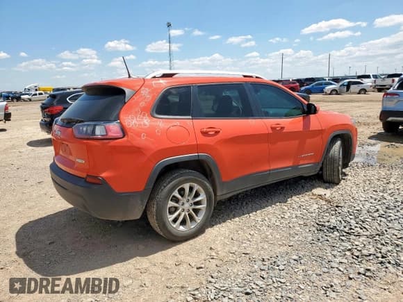 ✅ 2021 Jeep Cherokee Latitude • VIN: 1C4PJLCB8MD126955 • Lot: 69536805. Listed on Copart with 86,204 mi. Free auction sales archive from the USA and detailed vehicle history report at DreamBid. Image 3.