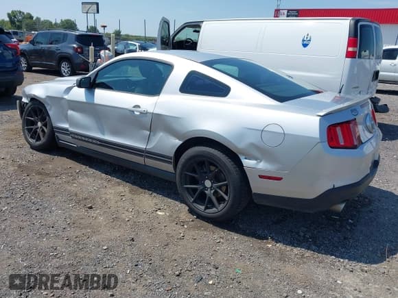 ✅ 2012 Ford Mustang V6 • VIN: 1ZVBP8AM4C5234747 • Lot: 43123966. Listed on IAAI with 196,457 mi. Free auction sales archive from the USA and detailed vehicle history report at DreamBid. Image 3.