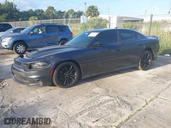 ✅ 2018 Dodge Charger SXT Plus • VIN: 2C3CDXHG3JH230127 • Лот: 43207544. Опубликован ранее на IAAI с пробегом 137 119 миль. Бесплатный доступ к архиву аукционных продаж из США и подробный отчёт об истории автомобиля на DreamBid. Изображение 2.