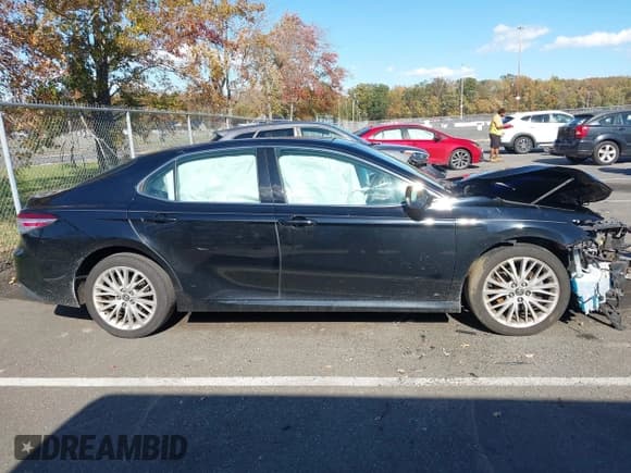 ✅ 2018 Toyota Camry SE • VIN: 4T1B11HK6JU057407 • Lot: 43502805. Listed on IAAI with 227,086 mi. Free auction sales archive from the USA and detailed vehicle history report at DreamBid. Image 13.