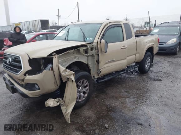 ✅ 2017 Toyota Tacoma SR • VIN: 5TFRX5GN4HX080875 • Lot: 41206225. Listed on IAAI with Not provided. Free auction sales archive from the USA and detailed vehicle history report at DreamBid. Image 16.