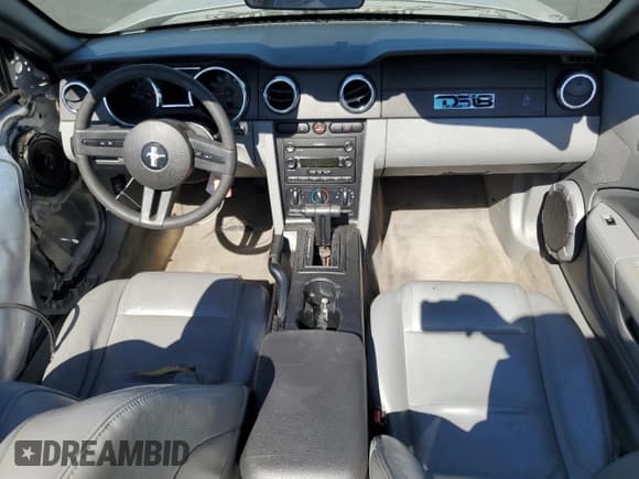 ✅ 2005 Ford Mustang Deluxe • VIN: 1ZVFT84N255214372 • Lot: 67569625. Listed on Copart with 198,132 mi. Free auction sales archive from the USA and detailed vehicle history report at DreamBid. Image 8.