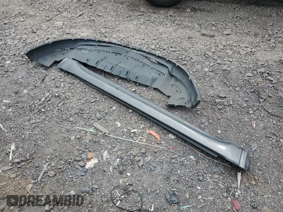 ✅ 2018 Jeep Grand Cherokee Limited • VIN: 1C4RJFBT5JC200127 • Lot: 65054705. Listed on Copart with 99,312 mi. Free auction sales archive from the USA and detailed vehicle history report at DreamBid. Image 13.