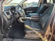 ✅ 2018 Nissan Titan SV • VIN: 1N6AA1E61JN503610 • Lot: 80651145. Wystawiony na Copart z przebiegiem 134 210 mil. Bezpłatny archiwum sprzedaży aukcyjnych z USA i szczegółowy raport historii pojazdu na DreamBid. Zdjęcie 7.