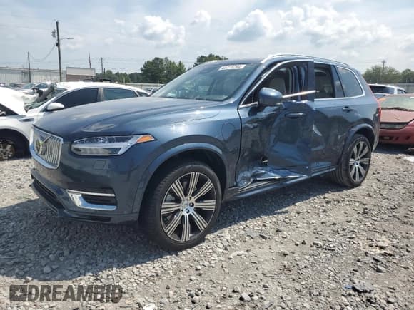 ✅ 2023 Volvo XC90 Plus Bright Theme • VIN: YV4H60CN5P1941258 • Лот: 65315794. Опубликован ранее на Copart с пробегом Не указан. Бесплатный доступ к архиву аукционных продаж из США и подробный отчёт об истории автомобиля на DreamBid. Изображение 1.