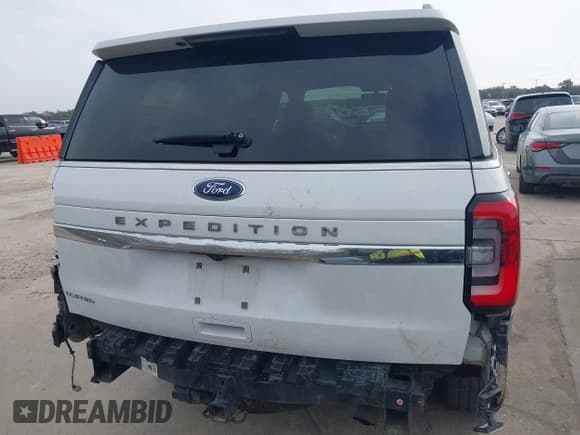 ✅ 2024 Ford Expedition Limited • VIN: 1FMJU2A82REA34977 • Lot: 43875467. Listed on IAAI with 52,644 mi. Free auction sales archive from the USA and detailed vehicle history report at DreamBid. Image 17.