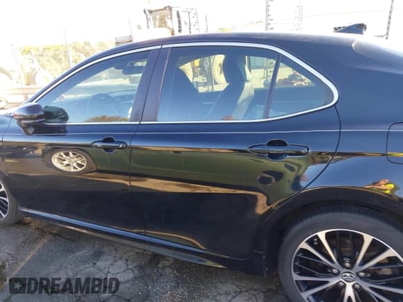 ✅ 2019 Toyota Camry SE • VIN: 4T1B11HK5KU211784 • Lot: 43448241. Wystawiony na IAAI z przebiegiem 92 713 mil. Bezpłatny archiwum sprzedaży aukcyjnych z USA i szczegółowy raport historii pojazdu na DreamBid. Zdjęcie 14.