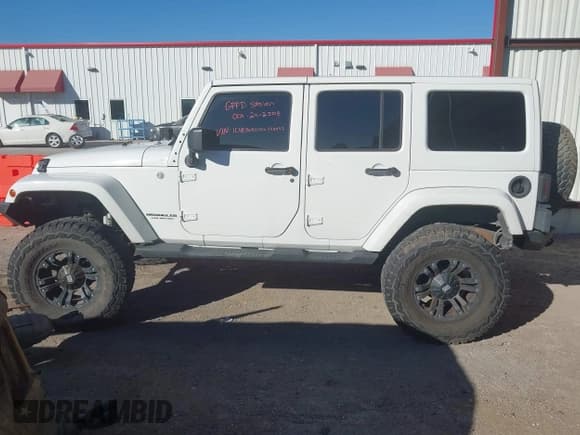✅ 2013 Jeep Wrangler Unlimited Sahara • VIN: 1C4BJWEG1DL548057 • Lot: 43587666. Wystawiony na IAAI z przebiegiem 116 256 mil. Bezpłatny archiwum sprzedaży aukcyjnych z USA i szczegółowy raport historii pojazdu na DreamBid. Zdjęcie 14.