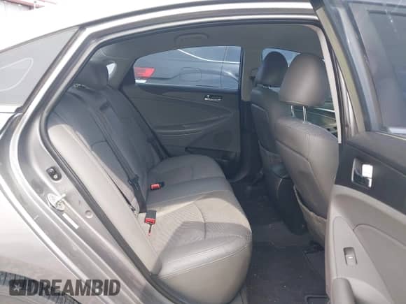 2011 Hyundai Sonata SE с VIN 5NPEC4AB5BH210765, выставлен на аукционе IAAI как лот 42061323 с пробегом 147 900 миль миль и . История ставок и продаж доступна на DreamBid. Изображение 8.