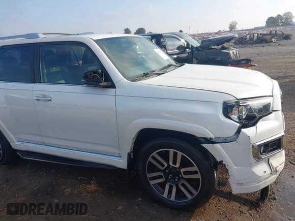 ✅ 2016 Toyota 4Runner Limited • VIN: JTEBU5JR1G5386346 • Lot: 43631956. Listed on IAAI with 116,648 mi. Free auction sales archive from the USA and detailed vehicle history report at DreamBid. Image 20.