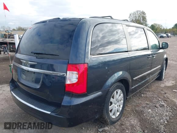 ✅ 2014 Chrysler Town & Country Touring • VIN: 2C4RC1BG9ER112162 • Лот: 43515160. Опубликован ранее на IAAI с пробегом 118 221 миль. Бесплатный доступ к архиву аукционных продаж из США и подробный отчёт об истории автомобиля на DreamBid. Изображение 4.