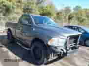 2013 Ram 1500 Express z VIN 3C6JR6ATXDG505915, wystawiony jako IAAI lot #43504506 z przebiegiem 171 665 mil mil oraz . Historia ofert i sprzedaży dostępna na DreamBid. Obrazek 1.