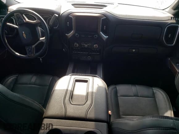 ✅ 2019 Chevrolet Silverado 1500 High Country • VIN: 1GCUYHEL6KZ387082 • Lot: 75758324. Wystawiony na Copart z przebiegiem 31 914 mil. Bezpłatny archiwum sprzedaży aukcyjnych z USA i szczegółowy raport historii pojazdu na DreamBid. Zdjęcie 9.