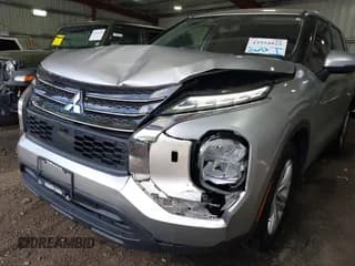 ✅ 2022 Mitsubishi Outlander ES • VIN: JA4J4TA80NZ007901 • Lot: 43354923. Listed on IAAI with 43,672 mi. Free auction sales archive from the USA and detailed vehicle history report at DreamBid. Image 6.