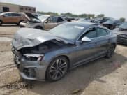 ✅ 2022 Audi S5 Sportback Premium • VIN: WAUA4CF51NA032242 • Лот: 80007425. Опубликован ранее на Copart с пробегом 21 942 миль. Бесплатный доступ к архиву аукционных продаж из США и подробный отчёт об истории автомобиля на DreamBid. Изображение 1.