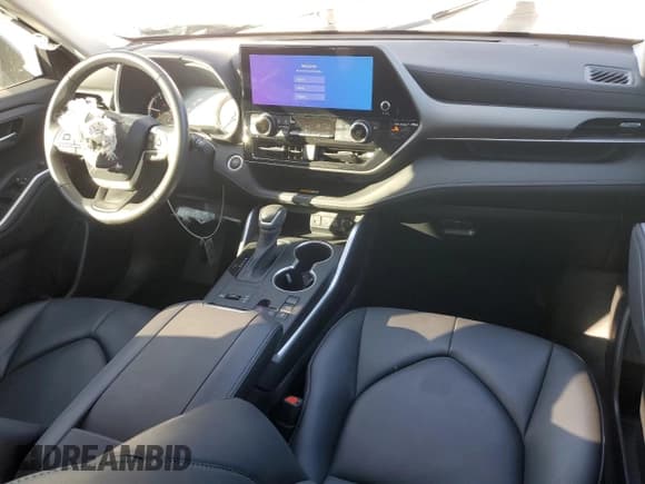 ✅ 2024 Toyota Highlander XLE • VIN: 5TDKDRAHXRS053448 • Лот: 91128825. Опубликован ранее на Copart с пробегом 16 586 миль. Бесплатный доступ к архиву аукционных продаж из США и подробный отчёт об истории автомобиля на DreamBid. Изображение 8.