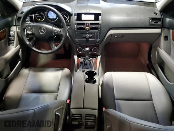 ✅ 2008 Mercedes-Benz C 300 Sport • VIN: WDDGF81X18F049889 • Lot: 92275295. Listed on Copart with 131,418 mi. Free auction sales archive from the USA and detailed vehicle history report at DreamBid. Image 8.