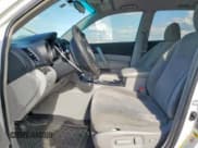 ✅ 2013 Toyota Highlander SE • VIN: 5TDZK3EH5DS135351 • Лот: 82290965. Опубликован ранее на Copart с пробегом 310 206 миль. Бесплатный доступ к архиву аукционных продаж из США и подробный отчёт об истории автомобиля на DreamBid. Изображение 7.