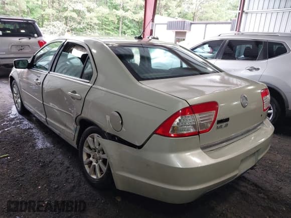 ✅ 2008 Mercury Milan • VIN: 3MEHM07Z38R663276 • Lot: 42468805. Listed on IAAI with 124,173 mi. Free auction sales archive from the USA and detailed vehicle history report at DreamBid. Image 3.