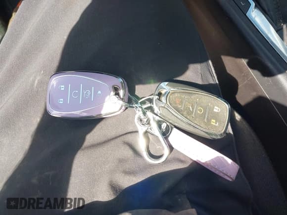 ✅ 2018 Chevrolet Equinox LT • VIN: 3GNAXJEV2JL389648 • Lot: 43072053. Listed on IAAI with 120,749 mi. Free auction sales archive from the USA and detailed vehicle history report at DreamBid. Image 11.