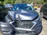 ✅ 2019 Hyundai Tucson SE • VIN: KM8J23A40KU962727 • Lot: 43103436. Wystawiony na IAAI z przebiegiem 95 441 mil mil. Skorzystaj z bezpłatnego archiwum sprzedaży aukcyjnych z USA i zobacz szczegółowy raport historii pojazdu na DreamBid. Zdjęcie 12.