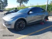 ✅ 2025 Tesla Model Y Performance • VIN: 7SAYGDEF5SF272814 • Lot: 43514770. Wystawiony na IAAI z przebiegiem 9 391 mil. Bezpłatny archiwum sprzedaży aukcyjnych z USA i szczegółowy raport historii pojazdu na DreamBid. Zdjęcie 2.