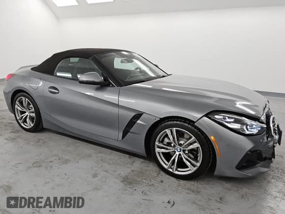 ✅ 2025 BMW Z4 sDrive30i • VIN: WBAHF3C04SWY38818 • Lot: 80796834. Listed on Copart with 3,281 mi. Free auction sales archive from the USA and detailed vehicle history report at DreamBid. Image 4.