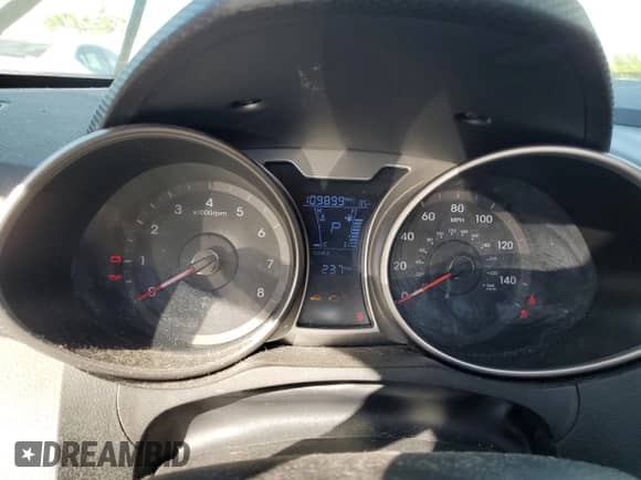 2017 Hyundai Veloster z VIN KMHTC6AD8HU305805, wystawiony jako Copart lot #39634893 z przebiegiem 109 899 mil mil oraz . Historia ofert i sprzedaży dostępna na DreamBid. Obrazek 9.