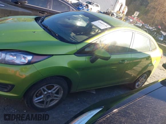 ✅ 2019 Ford Fiesta SE • VIN: 3FADP4BJ4KM144909 • Lot: 43602138. Wystawiony na IAAI z przebiegiem 96 575 mil. Bezpłatny archiwum sprzedaży aukcyjnych z USA i szczegółowy raport historii pojazdu na DreamBid. Zdjęcie 14.