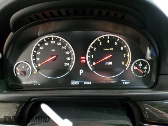 ✅ 2013 BMW M5 • VIN: WBSFV9C57DD096367 • Lot: 90514005. Wystawiony na Copart z przebiegiem 86 859 mil. Bezpłatny archiwum sprzedaży aukcyjnych z USA i szczegółowy raport historii pojazdu na DreamBid. Zdjęcie 9.