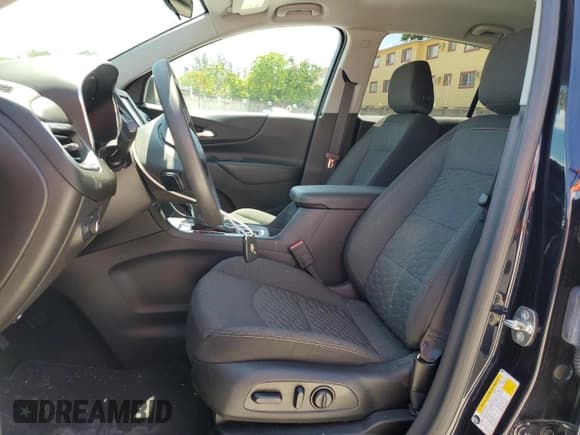 ✅ 2020 Chevrolet Equinox LT • VIN: 3GNAXLEX6LS587221 • Lot: 61214365. Wystawiony na Copart z przebiegiem 34 861 mil. Bezpłatny archiwum sprzedaży aukcyjnych z USA i szczegółowy raport historii pojazdu na DreamBid. Zdjęcie 7.