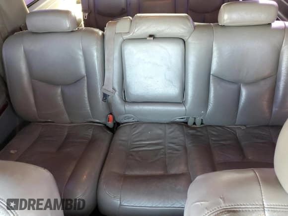 ✅ 2005 Chevrolet Suburban LS • VIN: 3GNEC16Z35G186832 • Лот: 79968144. Опубликован ранее на Copart с пробегом 237 942 миль. Бесплатный доступ к архиву аукционных продаж из США и подробный отчёт об истории автомобиля на DreamBid. Изображение 10.